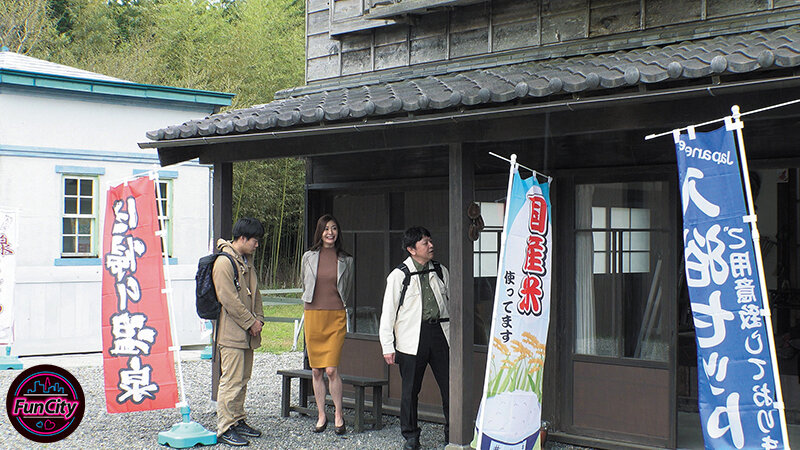 筆おろし温泉ソープ 親父が再婚して― Gカップ巨乳の義母さんができた。家族旅行で僕が童貞だとわかると淫乱な義母さんに狙われて… 葵百合香